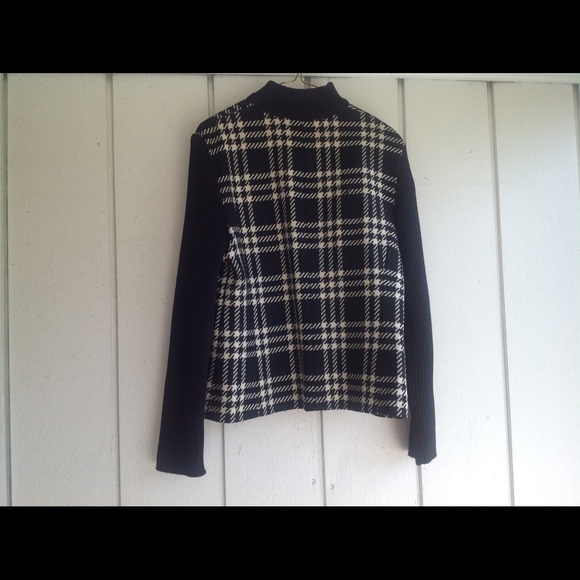 Black and White heavy sweater - Picture 2 of 2